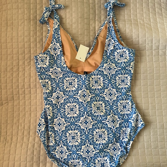 J Crew one piece swimsuit - Brand New - Picture 3 of 4